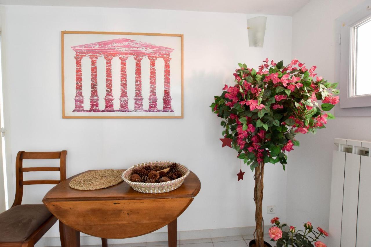 Moulin Rose, Parking - Jardin Apartman Arles Kültér fotó